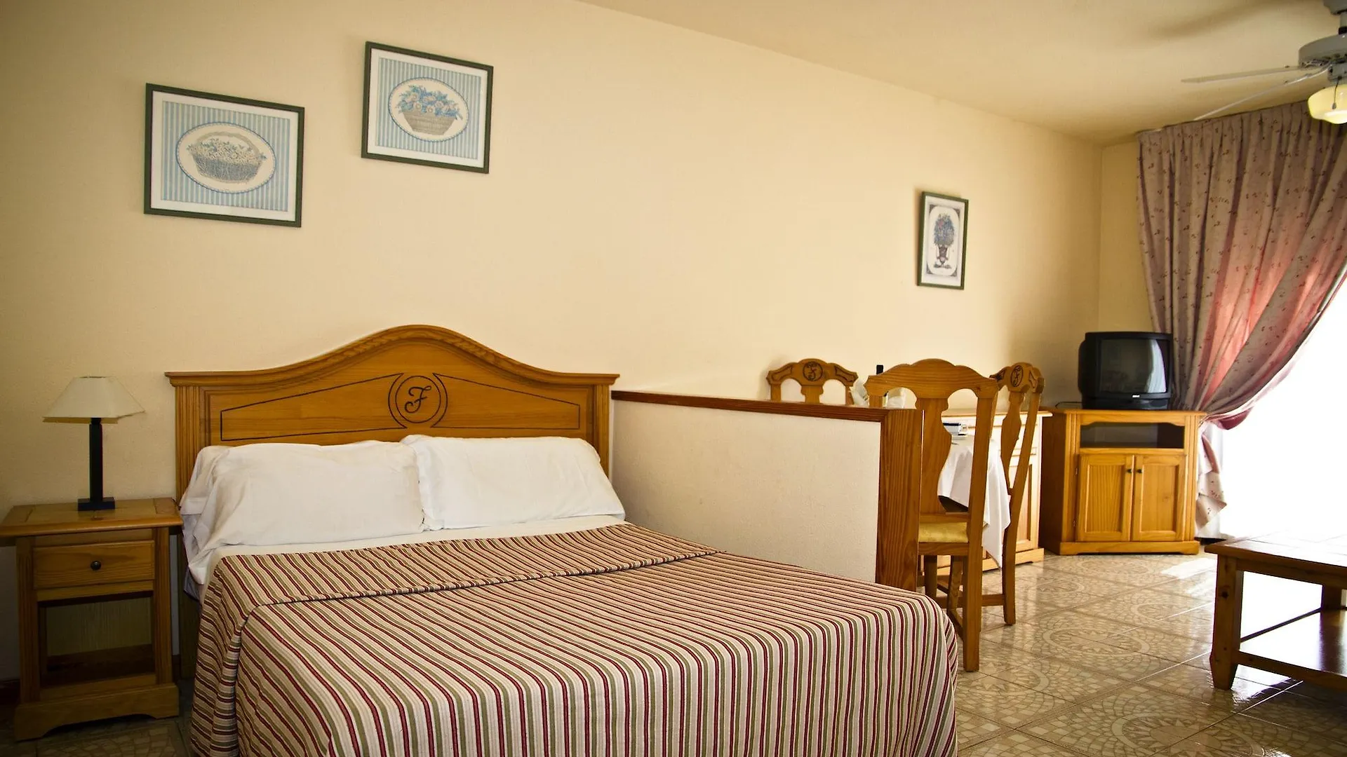 Fairways Club Hotell Golf Del Sur 3*,  Spanien
